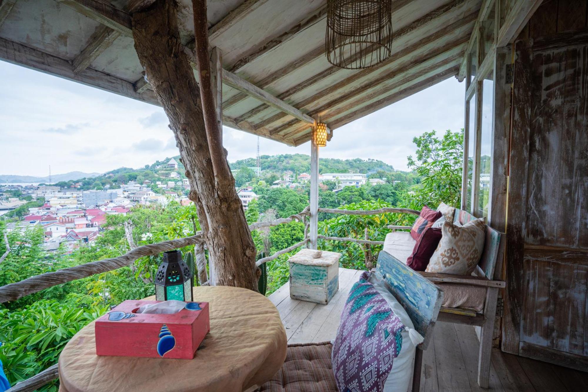 Selini Hills Hotel Labuan Bajo Exterior foto