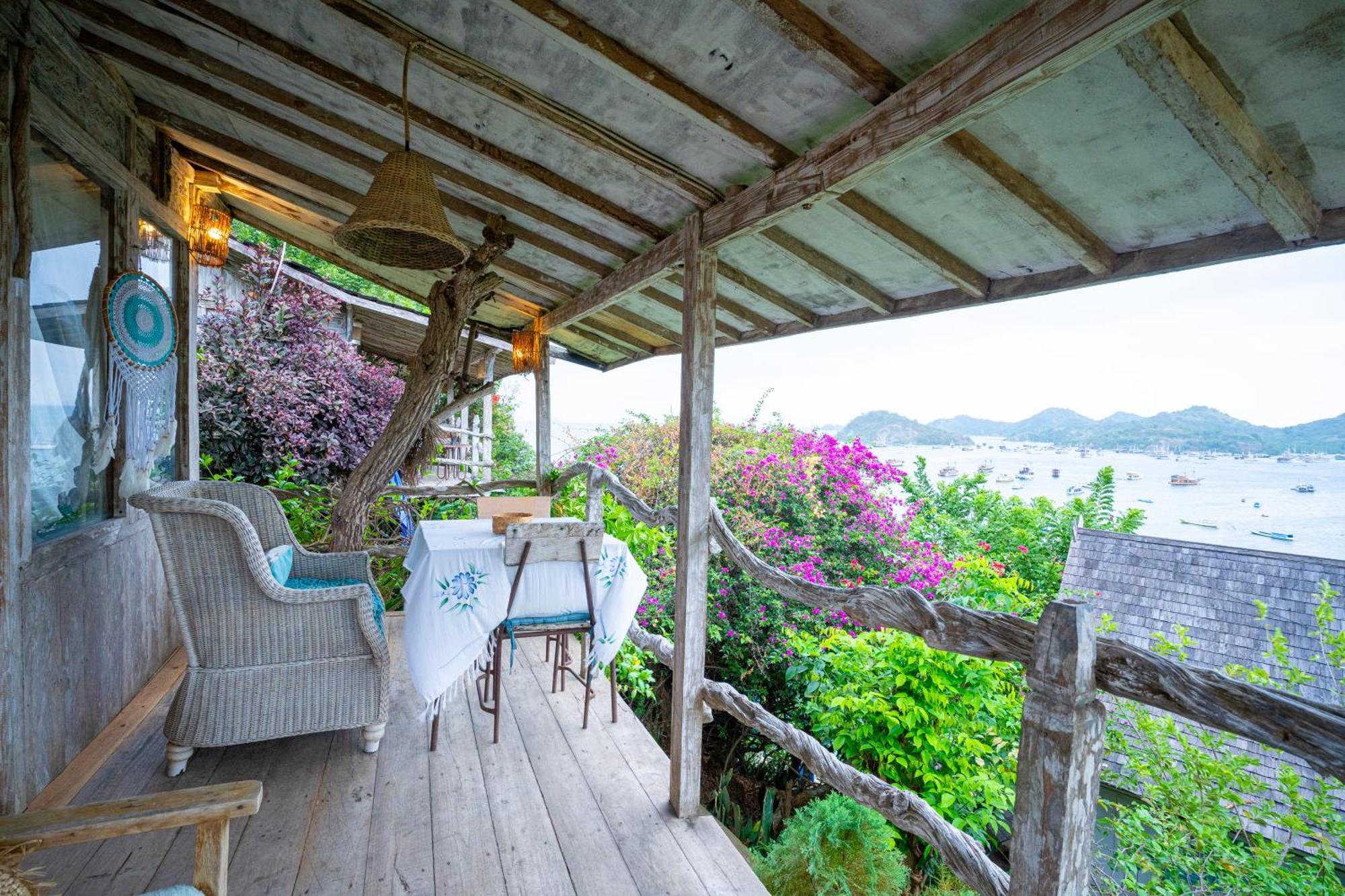 Selini Hills Hotel Labuan Bajo Exterior foto
