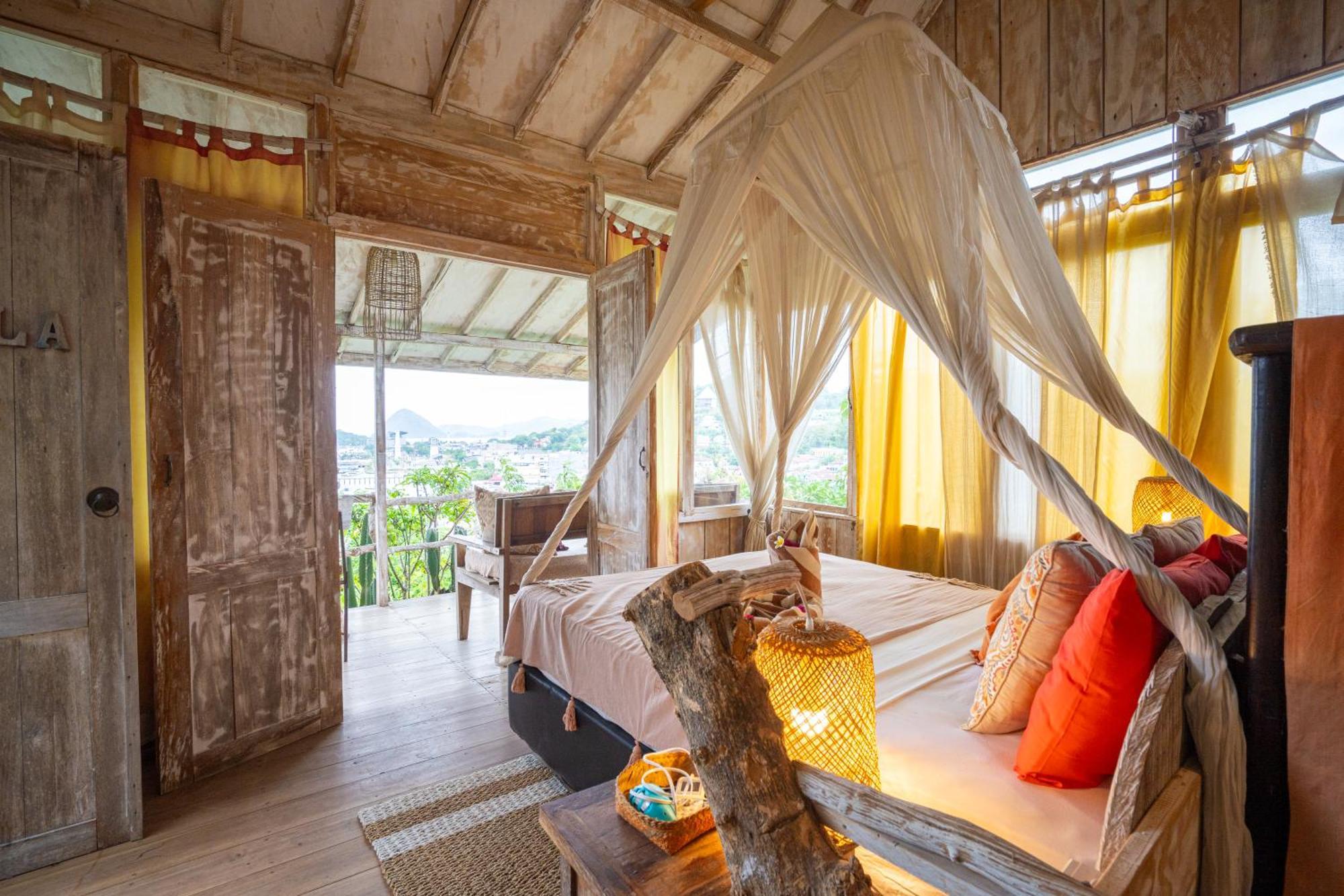 Selini Hills Hotel Labuan Bajo Exterior foto